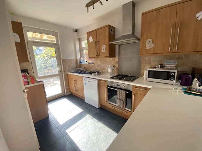 6 Bedroom House To Rent In Strathnairn Street, Roath, Cardiff, CF24