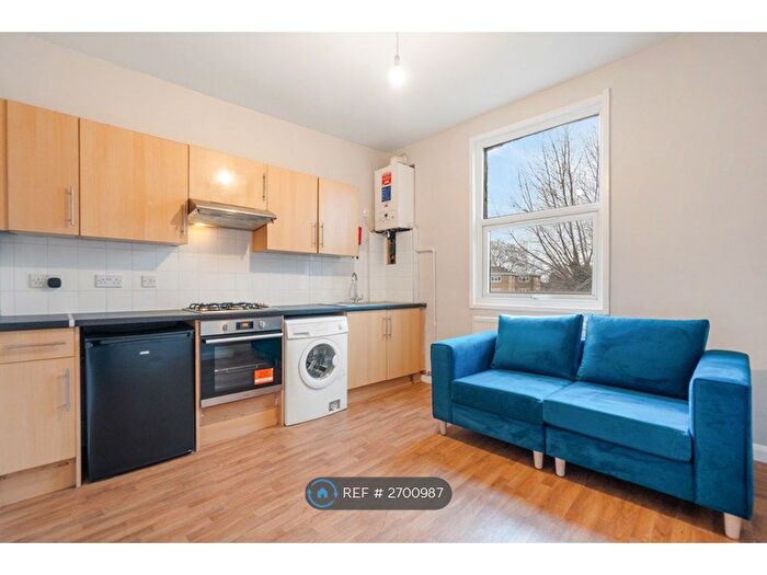 2 Bedroom Flat To Rent In Brecknock Road, London, N7