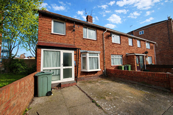 3 Bedroom End Of Terrace House To Rent In Cottage Grove, Southsea, PO5