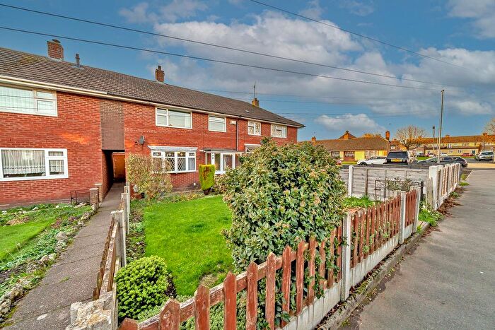 3 Bedroom Terraced House For Sale In Hollands Way, Walsall, WS3