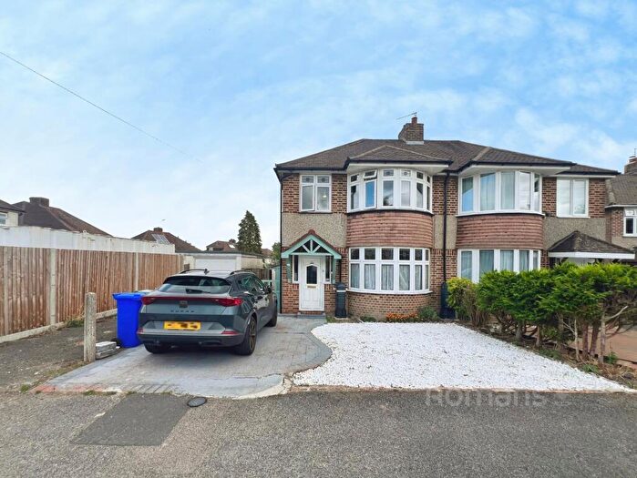 3 Bedroom Semi-Detached House For Sale In Orchard Gardens, Aldershot, Hampshire, GU12
