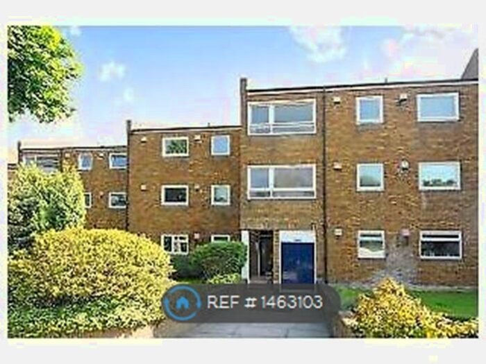 1 Bedroom Flat To Rent In Nantes Close, London, SW18