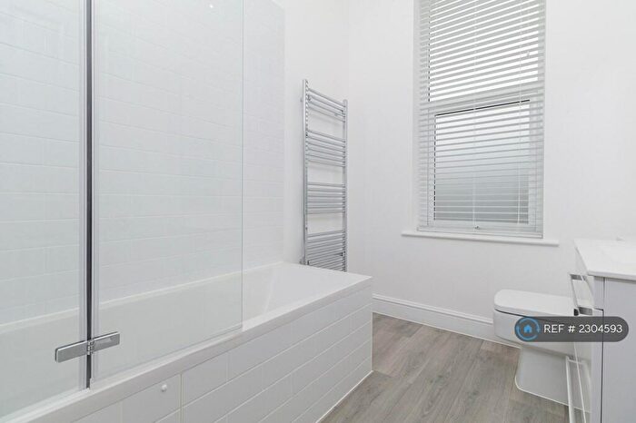 2 Bedroom Flat To Rent In Bouverie Road West, Folkestone, CT20