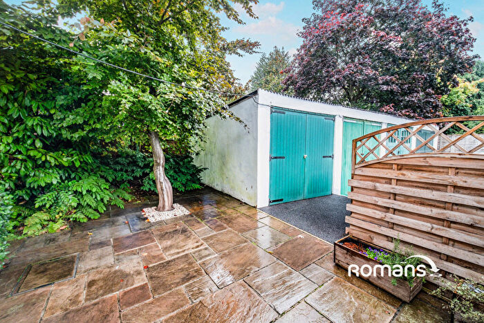 2 Bedroom Flat To Rent In Broomfield Court, Broomfield Park, Ascot, SL5