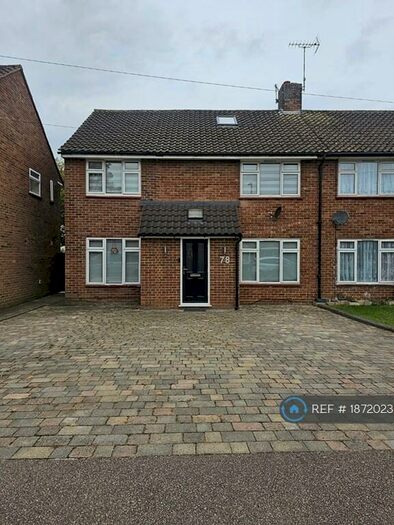 3 Bedroom Semi-Detached House To Rent In Windsor Drive, Hertford, SG14