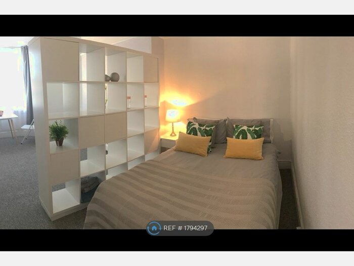Studio To Rent In St. James's Street, Brighton, BN2