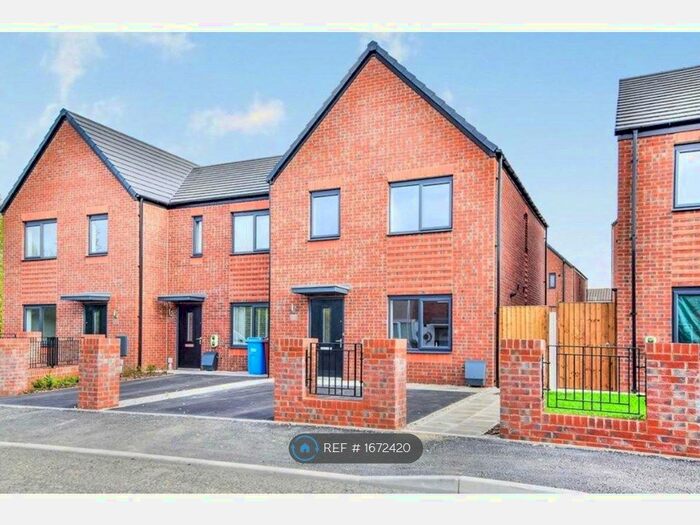 3 Bedroom Semi-Detached House To Rent In Keele Walk, Manchester, M40