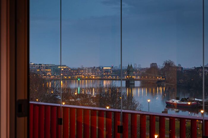 2 Bedroom Flat For Sale In London, W6