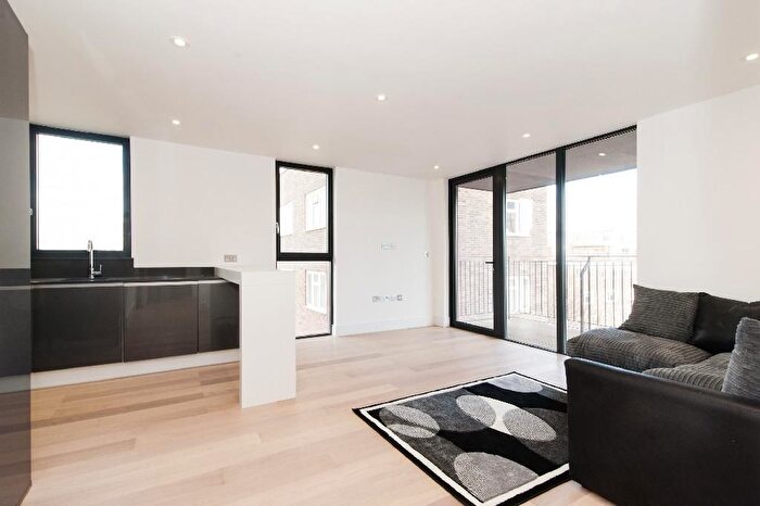 1 Bedroom Flat To Rent In Cropley Street, London, N1