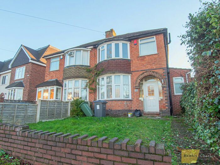 4 Bedroom Semi-Detached House To Rent In Rocky Lane, Great Barr, Birmingham, B42