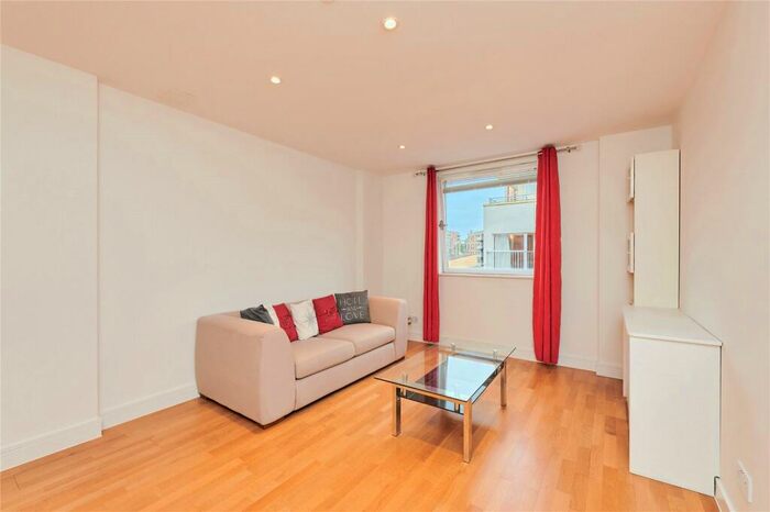 2 Bedroom Flat To Rent In School House, Pelling Street, E14