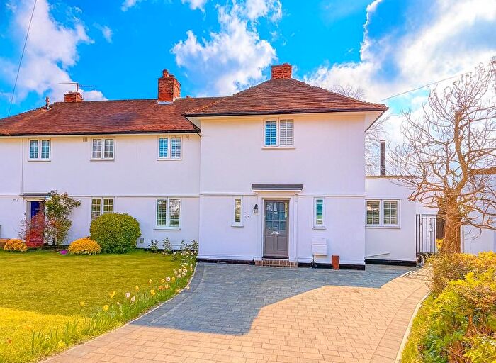 5 Bedroom Property For Sale In Dellcott Close, Welwyn Garden City, AL8