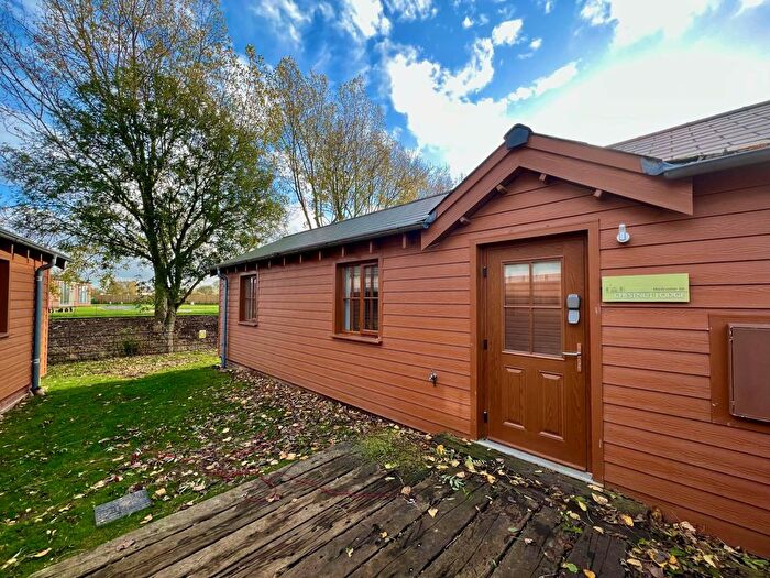 2 Bedroom Lodge For Sale In Hull Road, Skirlaugh, Hull, HU11