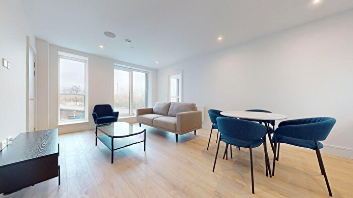 1 Bedroom Flat To Rent In Beverley Way, New Malden, SW20