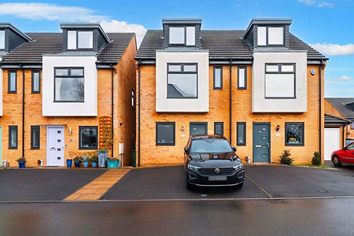 4 Bedroom Property To Rent In Newdawn Place, Cheltenham, GL51