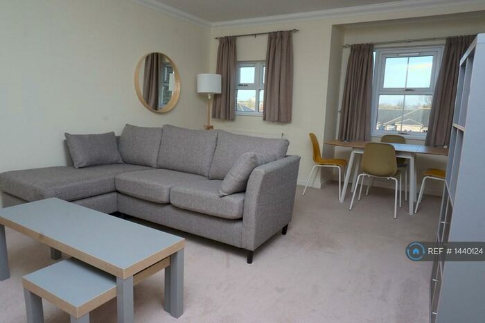 2 Bedroom Flat To Rent In Venneit Close, Oxford, OX1