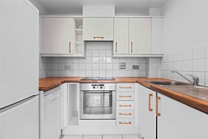 2 Bedroom Flat For Sale In Wooldridge Close, Feltham, TW14