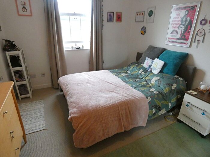 1 Bedroom Flat To Rent In Elizabeth Square, London, SE16