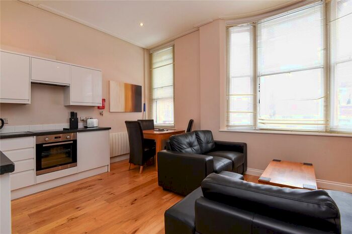 2 Bedroom Apartment To Rent In Friar Street, Reading, Berkshire, RG1