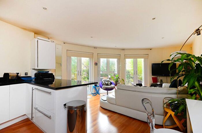 2 Bedroom Flat To Rent In Sans Walk, Clerkenwell, London, EC1R