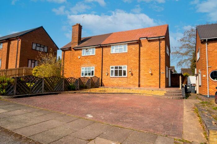 2 Bedroom Semi-Detached House To Rent In Roseleigh Road, B45