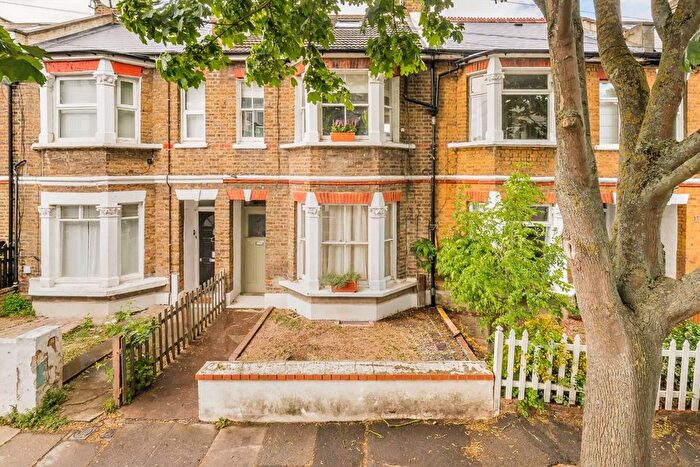 3 Bedroom Flat For Sale In Fraser Street, Chiswick, W4