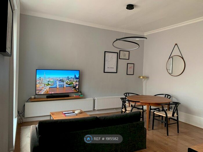 2 Bedroom Flat To Rent In Lauriston Road, London, E9