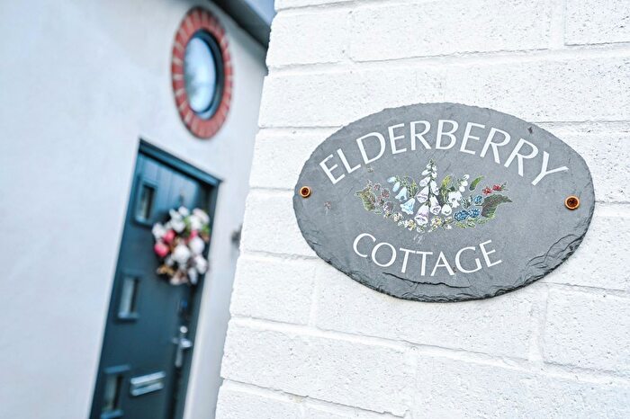 2 Bedroom Bungalow For Sale In The Dale, Great Sankey, Warrington, Cheshire, WA5