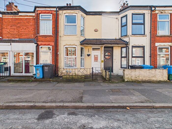 2 Bedroom Terraced House For Sale In Wharncliffe Street, Hull, HU5