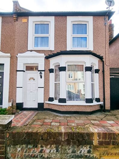 4 Bedroom Semi Detached House To Rent In Grange Road, Ilford, IG1