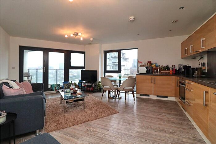 2 Bedroom Flat For Sale In Guildford Road, Woking, Surrey, GU22