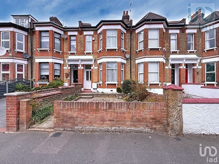 3 Bedroom Terraced House For Sale In Totteridge Road, Enfield, EN3
