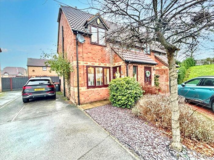 2 Bedroom Town House For Sale In Kingswood Drive, Kirkby In Ashfield, NG17