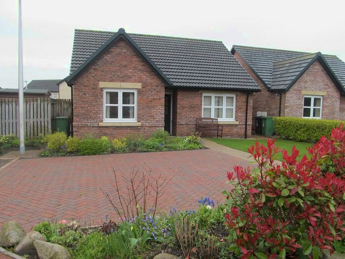 2 Bedroom Bungalow To Rent In Orchard Way, Dalston, CA5