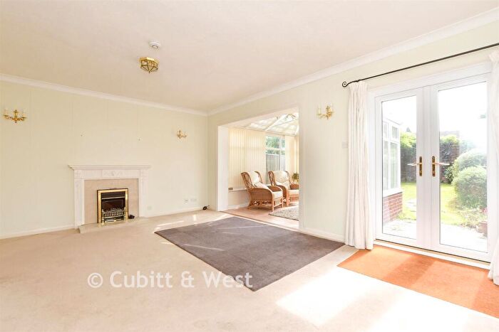 4 Bedroom Terraced House For Sale In Clayhall Lane, Reigate, Surrey, RH2
