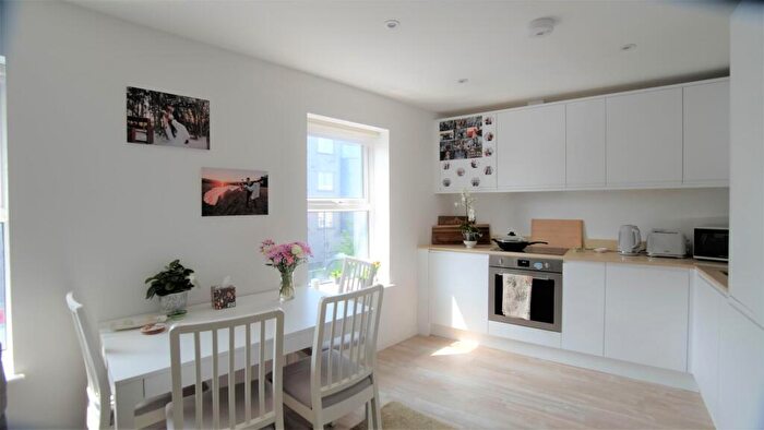 1 Bedroom Apartment To Rent In Fortune Green Road, West Hampstead, NW6