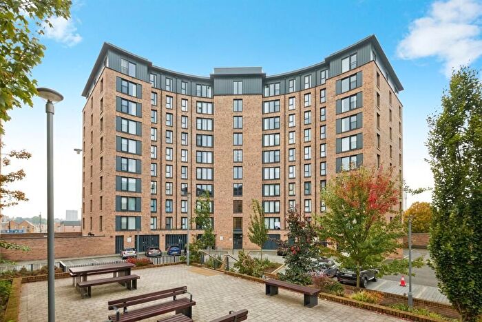 2 Bedroom Flat To Rent In Lexington Gardens, Birmingham, B15