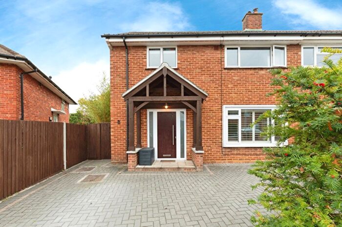 3 Bedroom Semi Detached House For Sale In Bransby Road, Chessington, KT9