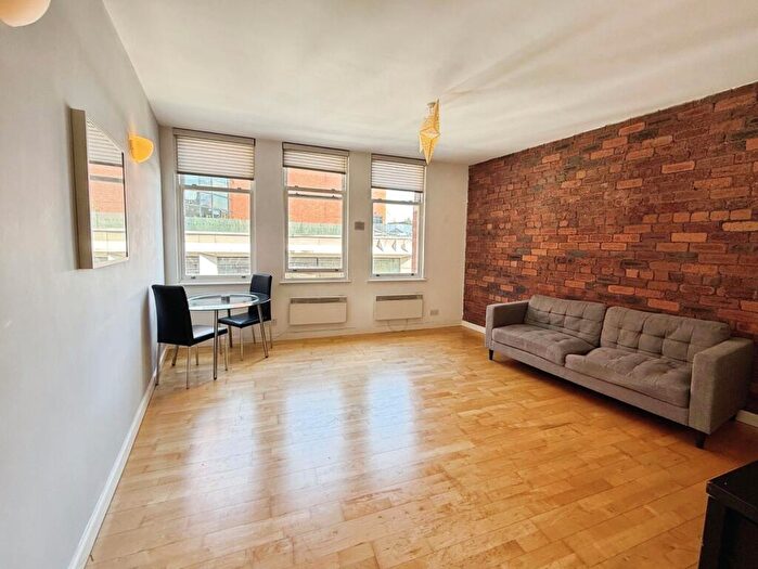 2 Bedroom Flat To Rent In Vicar Lane, Leeds, West Yorkshire, LS1