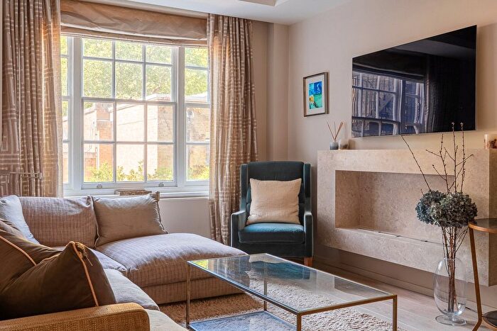 2 Bedroom Flat To Rent In Turks Row, Chelsea, SW3