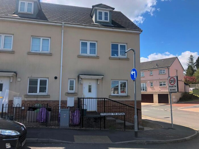 3 Bedroom House To Rent In Ffordd Yr Afon, Bryngwyn Village, Gorseinon, SA4