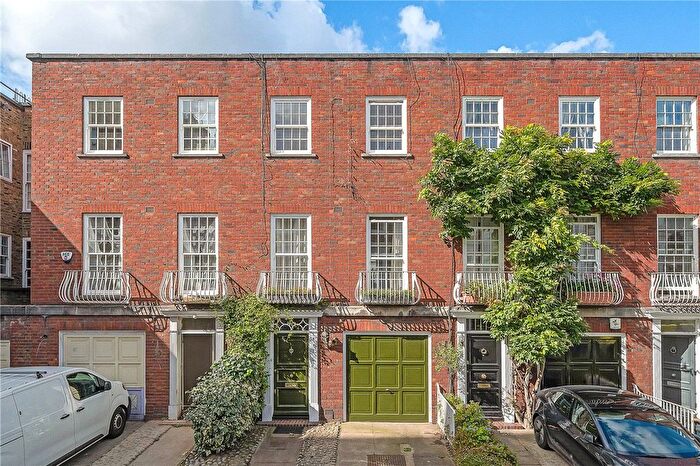 4 Bedroom Terraced House For Sale In Kelso Place, London, W8