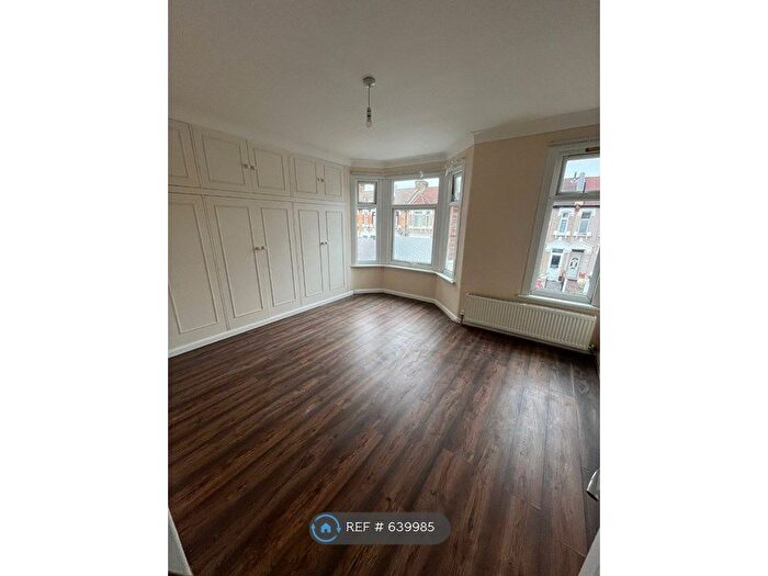 3 Bedroom Terraced House To Rent In Henley Road, Ilford, IG1