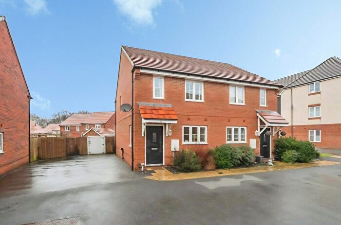 2 Bedroom Semi Detached House For Sale In Ganders Mead, Nursling, Southampton, SO16