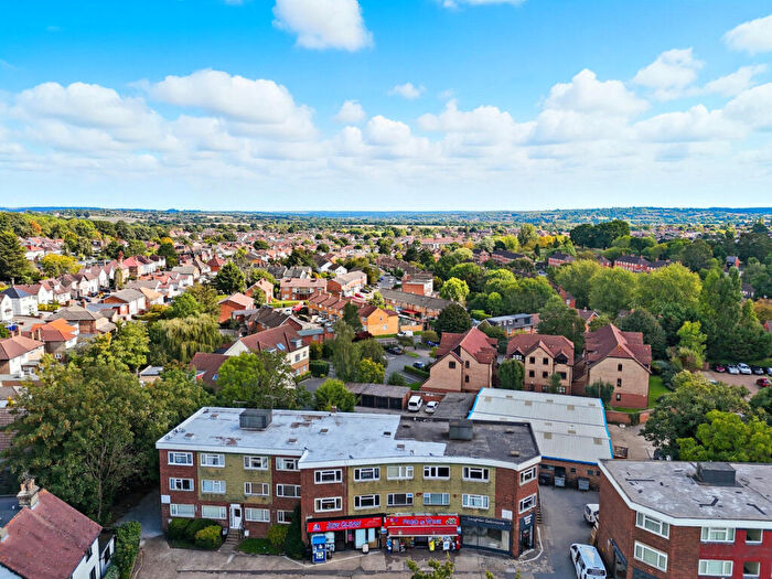 2 Bedroom Flat For Sale In Lower Road, Loughton, IG10