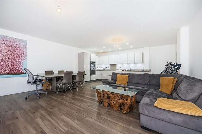 3 Bedroom Flat To Rent In Nellie Cressall Way, London, E3