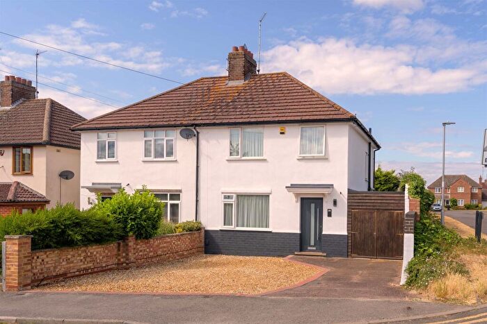 3 Bedroom Semi-Detached House For Sale In Lewis Road, Kettering, NN15