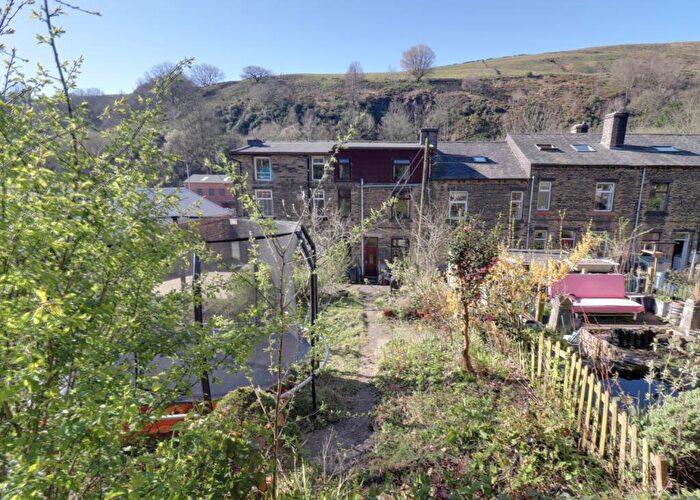 4 Bedroom Terraced House For Sale In Bacup Road, Todmorden, OL14