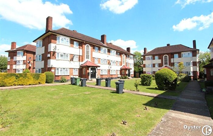 2 Bedroom Flat To Rent In Bishop Ken Road, Harrow, HA3