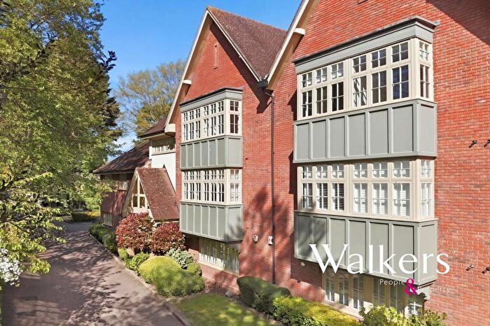 2 Bedroom Flat For Sale In The Limes, Ingatestone, CM4